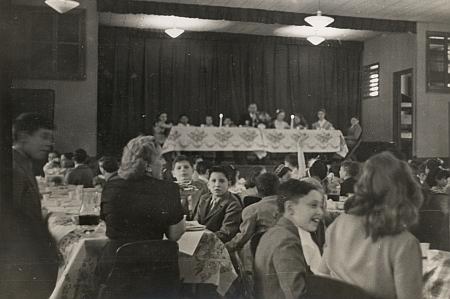 Temple Isaiah Demonstration Seder in Kew Gardens, NY - 1947.