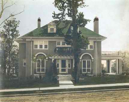 Pembroke Place (today's 81st Avenue) at Austin Street, Kew Gardens, NY.